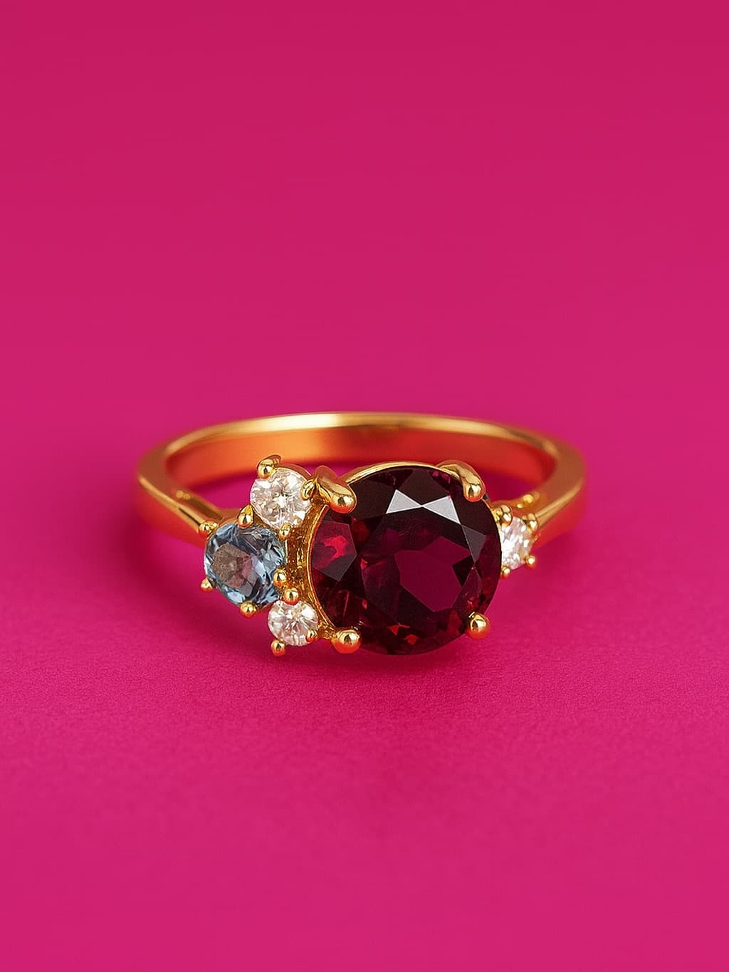 Bague Rhodolite & aigue-marine — Or jaune 18kt · rhodolite · aigue-marine · diamants